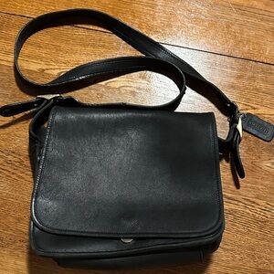 Vintage coach Patricia flap bag. Black glovetanned leather, style 202-03. Auth